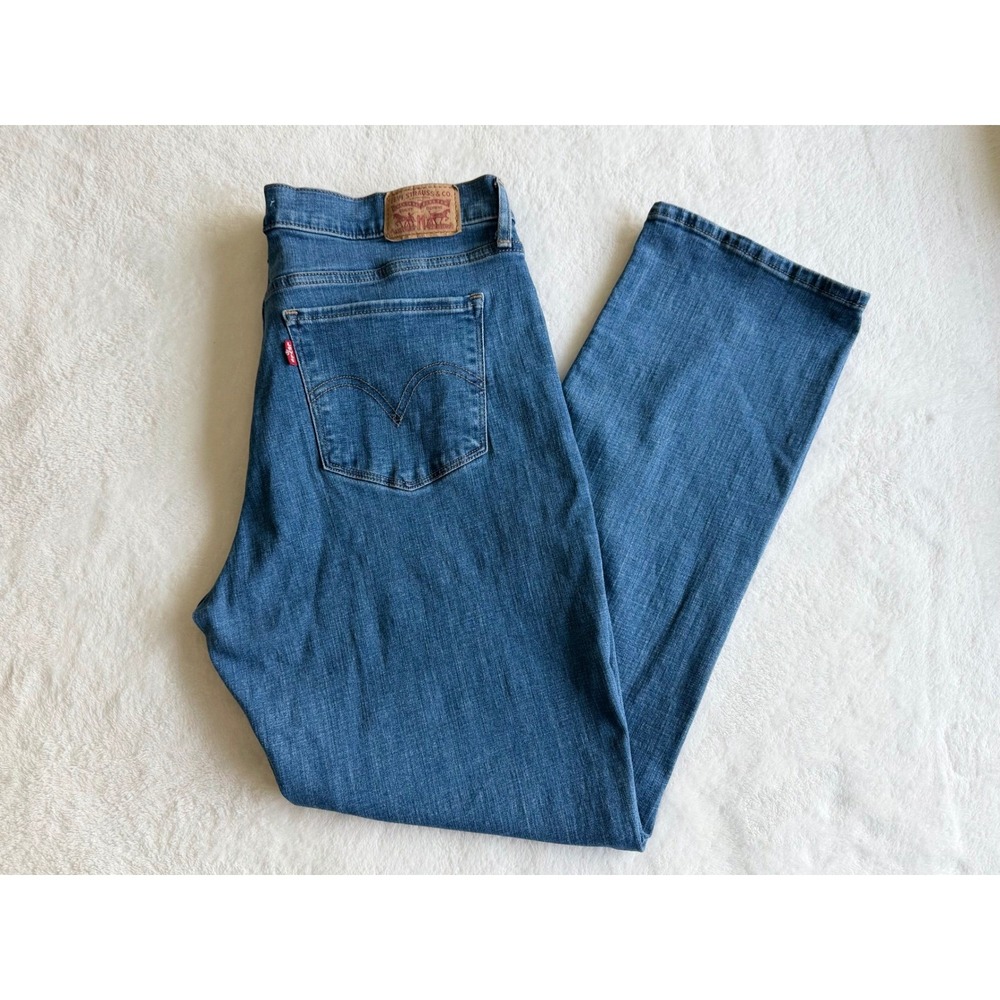 Levis Jeans Women's 31 Classic Straight Jeans Medium Wash Denim Stretch EUC